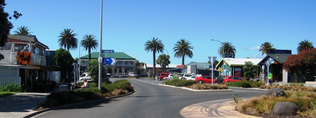 Raglan's Wainui Rd with shops, cafes and Harbourview Hotel