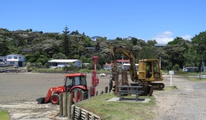 Council contractor repairs Lorenzen Bay seawall