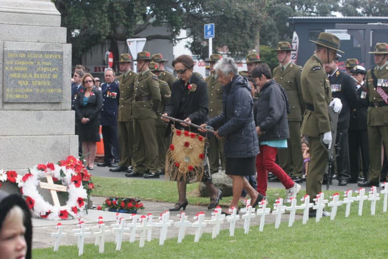 Kuia lay the wreath for Whaingaroa Kaumatua 